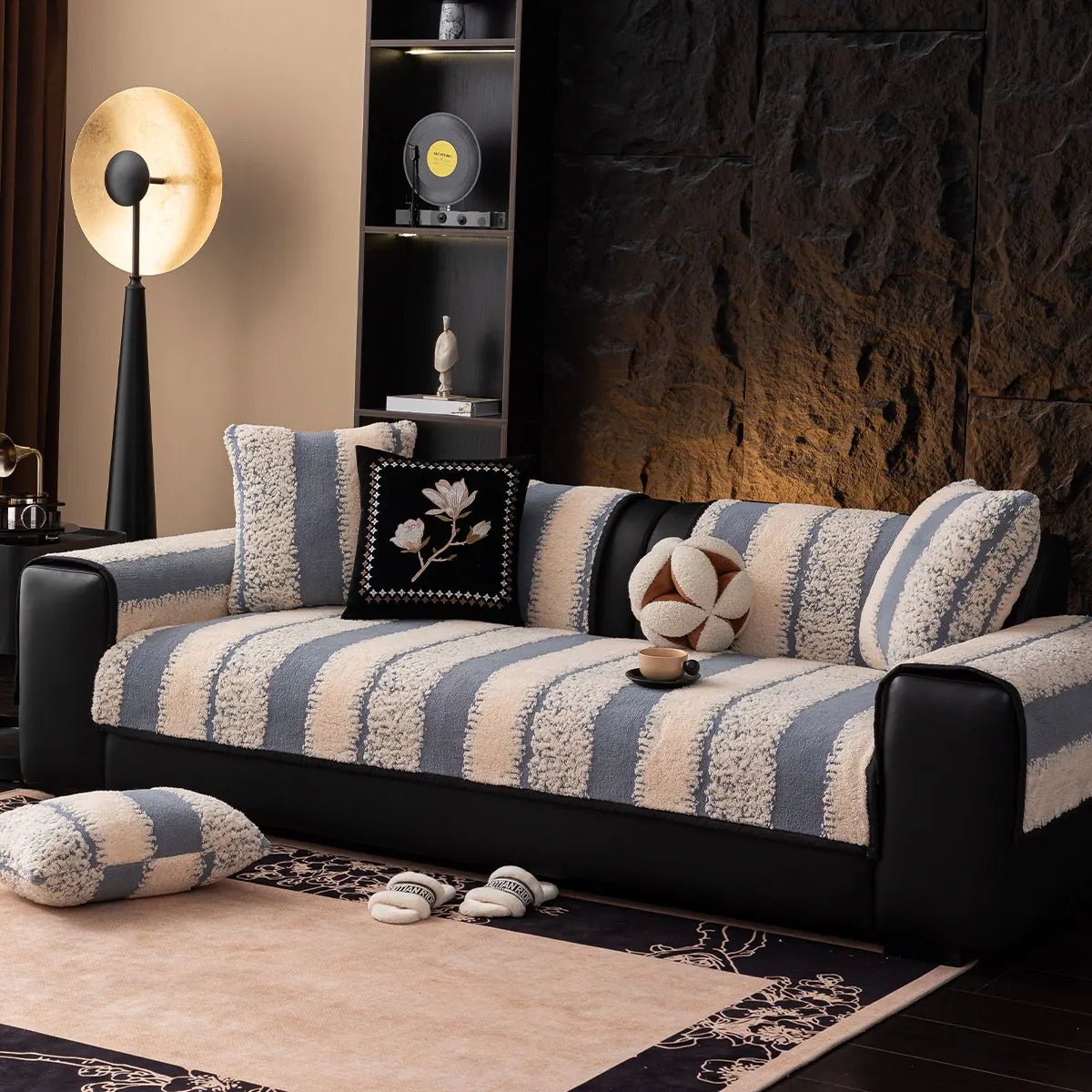 FURBLOCK – Plush, non-slip couch cover – universal, thick sofa protector against hair & dirt