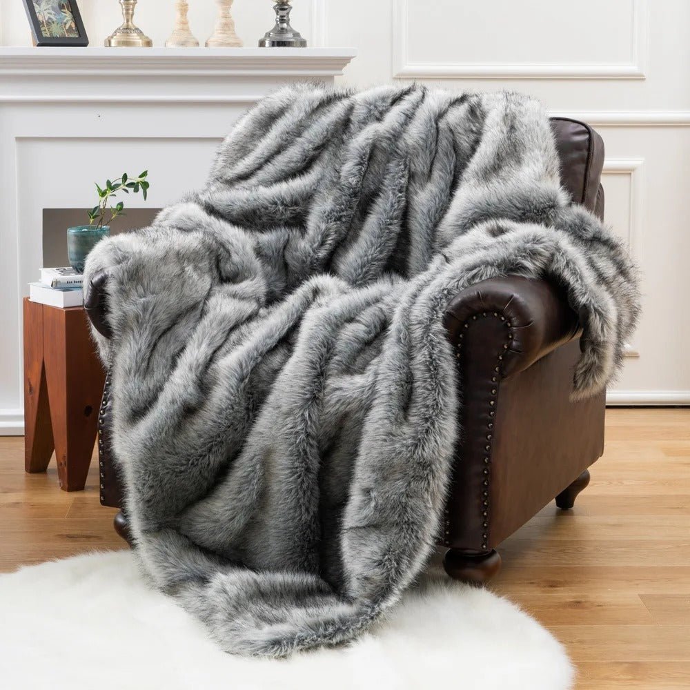 VELVETNEST – Premium soft & warm throw blanket for maximum comfort (135×200 cm)