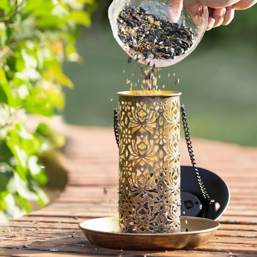 LUMIBLOOM – LED-illuminated solar bird feeder station for decorative garden areas