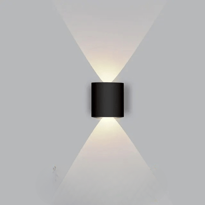 Waterproof LED outdoor wall light - Elegant & energy-efficient outdoor lighting made of aluminium