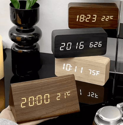 WoodSense LED wooden clock - Voice-controlled & stylish for every room