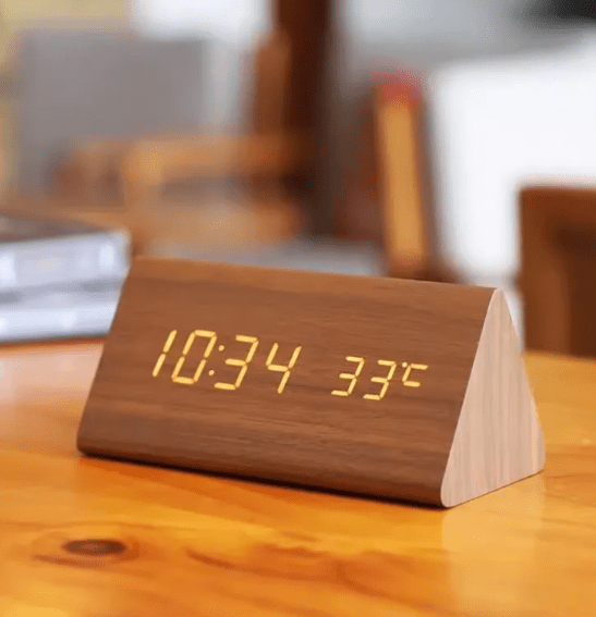 WoodSense LED wooden clock - Voice-controlled & stylish for every room