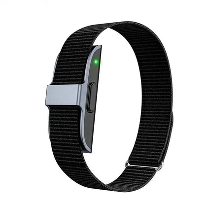 HealthTrack - IP68 fitness tracker with heart rate & O2 measurement