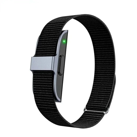 HealthTrack - IP68 fitness tracker with heart rate & O2 measurement