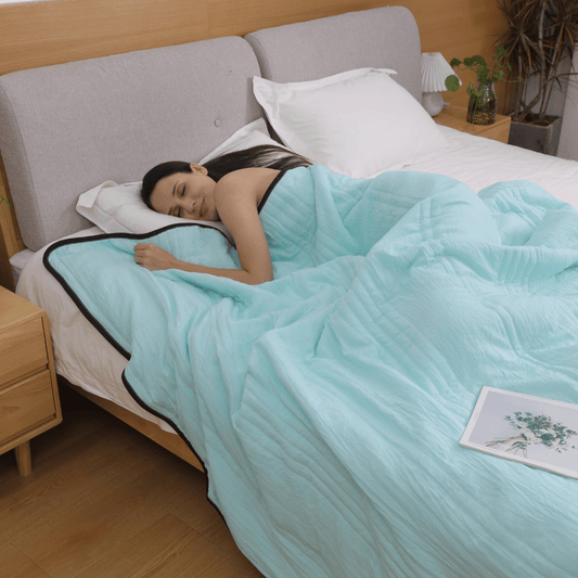 Breezora – Cooling Blanket for Hot Nights, Breathable & Moisture-Wicking