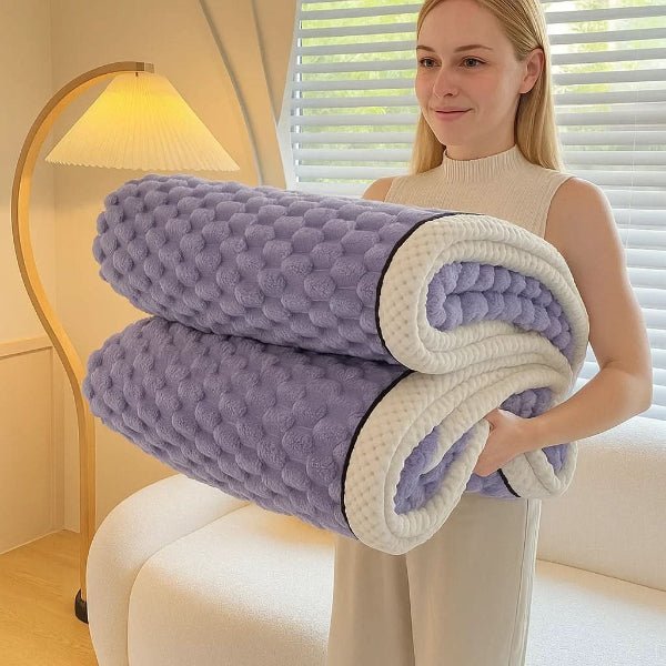 ComfortSculpt – Attentive Gift with Elegant Texture