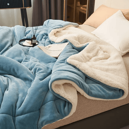 KuschelTraum – Soft Flannel Fleece Blanket for Comfort and Security