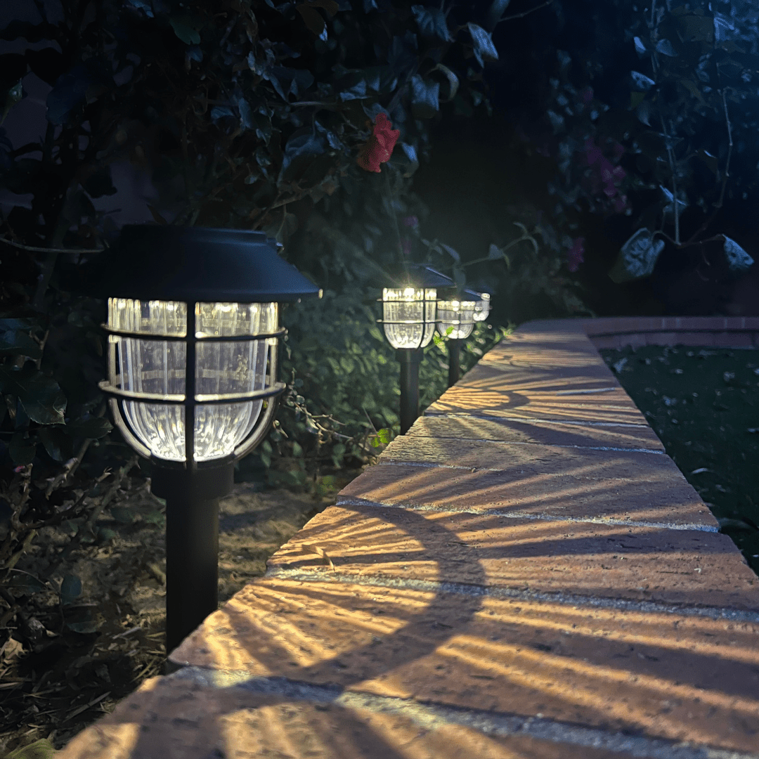 SUNTRAIL – Solar-powered LED garden path lights for safe outdoor lighting