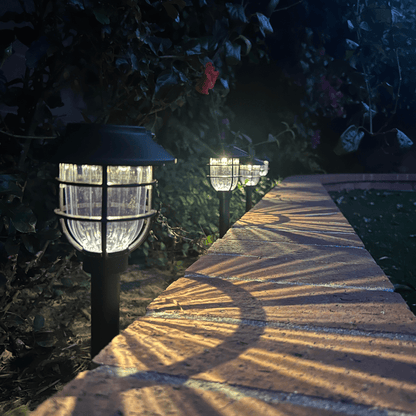 SUNTRAIL – Solar-powered LED garden path lights for safe outdoor lighting