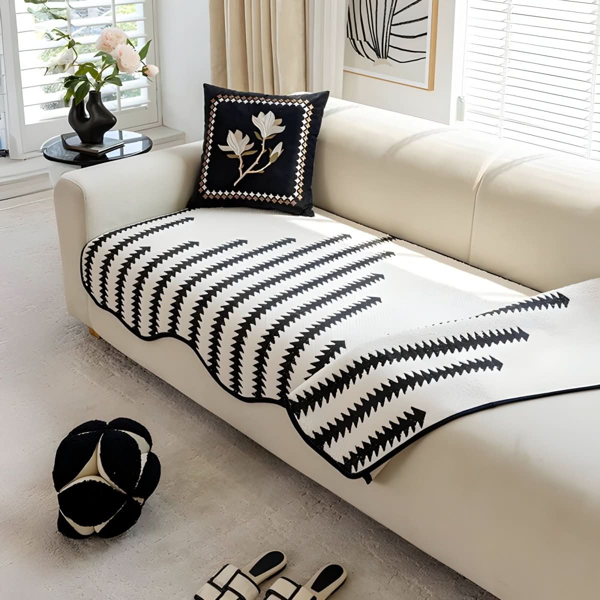 ChevronLuxe – Modern chenille sofa cover with stylish protection