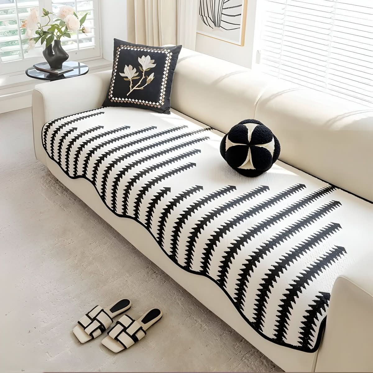 ChevronLuxe – Modern chenille sofa cover with stylish protection