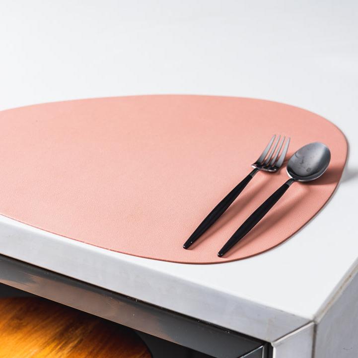 LUXPLACER – Heat-Resistant PU Leather Placemat for Clean & Stylish Dining