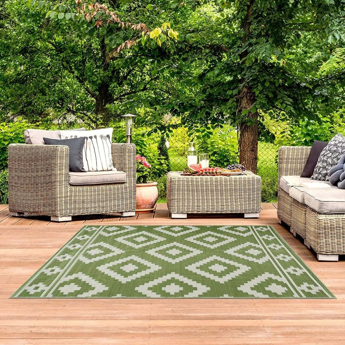 PATIOLOOM – High-quality outdoor garden rug, easy to clean & weatherproof