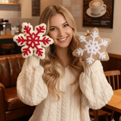 SNOWYCOZY – Soft Winter Snowflake Pillow for Christmas-Inspired Home Decor