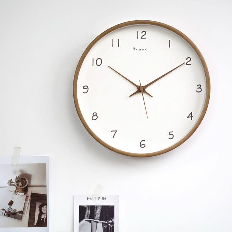 TIMEHAVEN – Quiet Wooden Wall Clock with Battery Operation