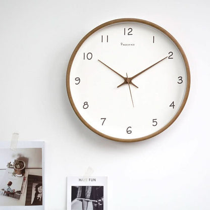 TIMEHAVEN – Quiet Wooden Wall Clock with Battery Operation