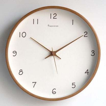 TIMEHAVEN – Quiet Wooden Wall Clock with Battery Operation