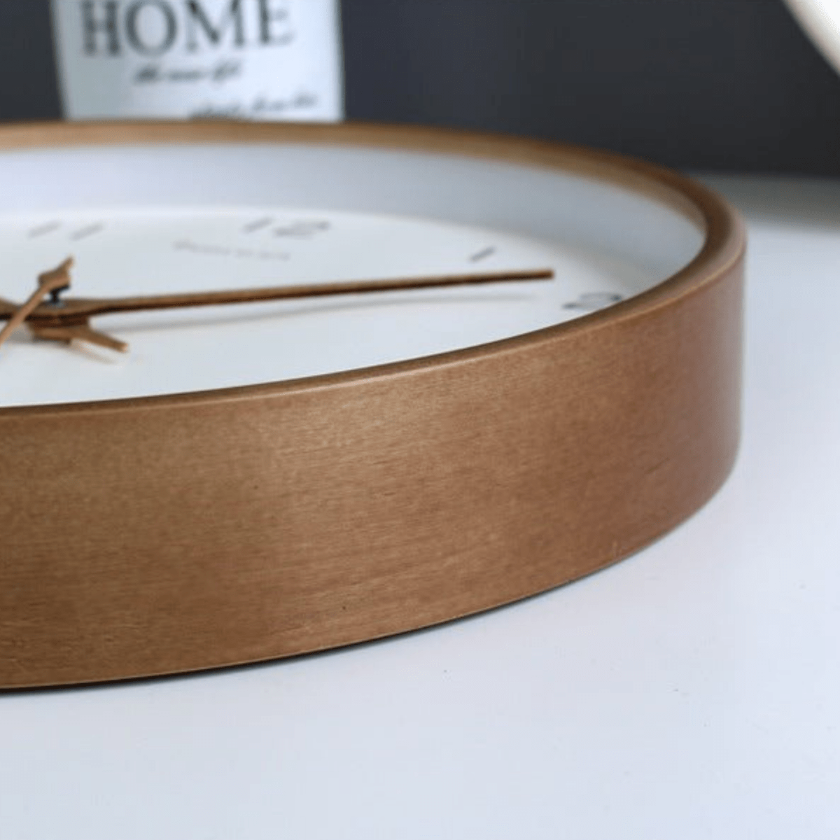 TIMEHAVEN – Quiet Wooden Wall Clock with Battery Operation