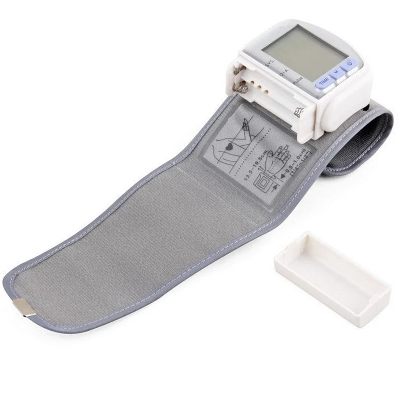 VITALCUFF – Digital Wrist Cuff for Blood Pressure and Heart Rate