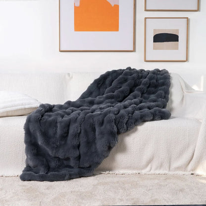 HugMeHome – Ultra-Soft Blanket for Cozy Ambiance