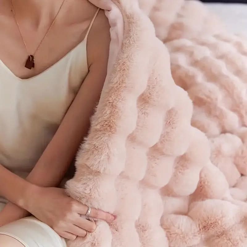 HugMeHome – Ultra-Soft Blanket for Cozy Ambiance