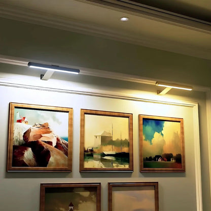 ArtGlow swivelling LED wall light - Wireless & stylish for any gallery wall