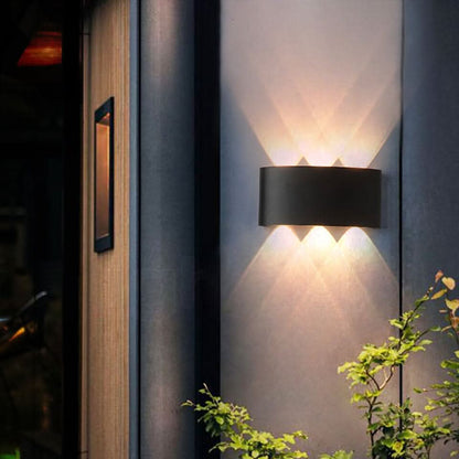 Waterproof LED outdoor wall light - Elegant & energy-efficient outdoor lighting made of aluminium