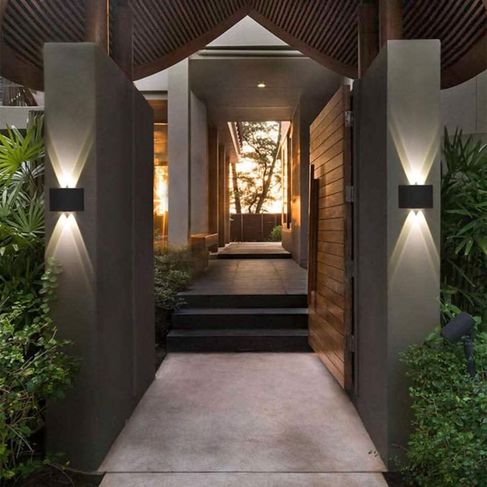 Waterproof LED outdoor wall light - Elegant & energy-efficient outdoor lighting made of aluminium