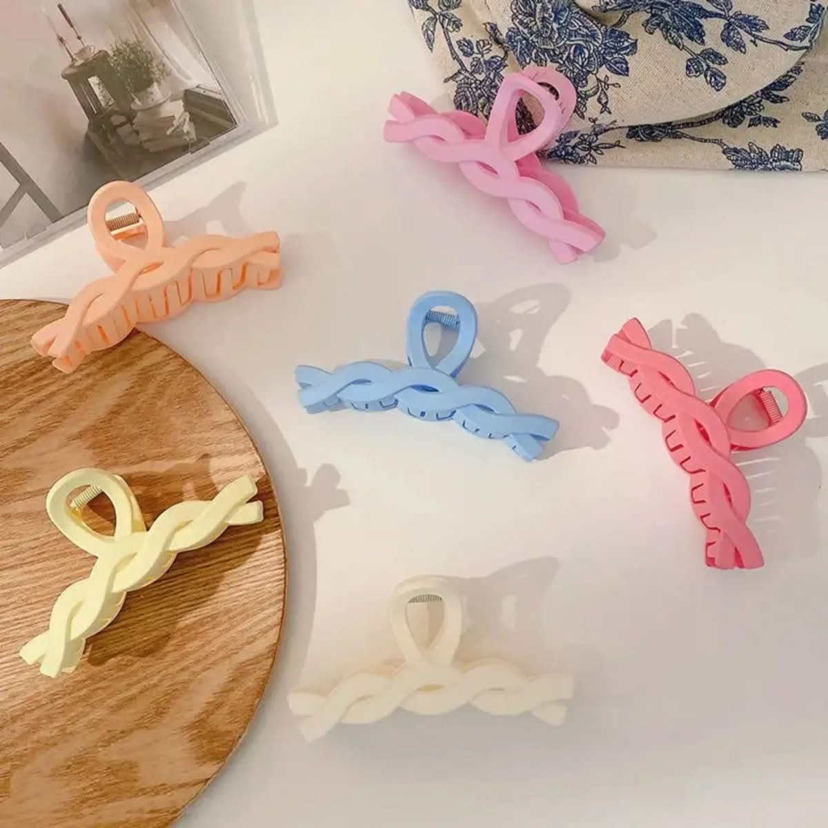 CLIPGLAM - Elegant hair clip with strong hold for every hair type