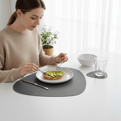 CLARO SET – Elegant placemat and coaster set, heat-resistant and easy to care for