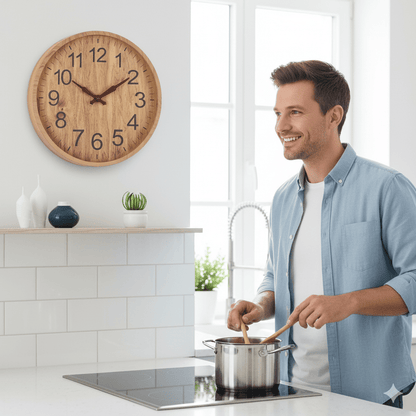 Wooden clock - Natural charm for your home - 30 cm, quiet and stylish