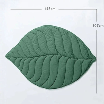 LeafPaws Blanket - Stylish dog blanket in leaf shape with soft padding & versatile use