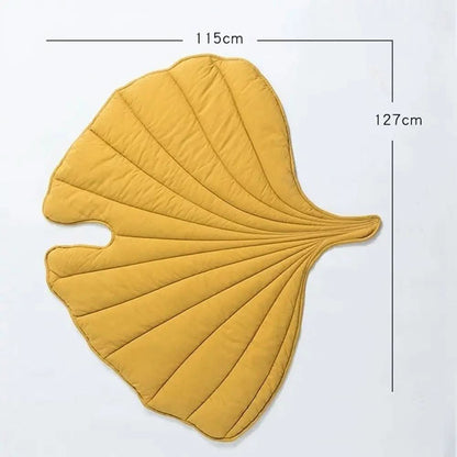 LeafPaws Blanket - Stylish dog blanket in leaf shape with soft padding & versatile use